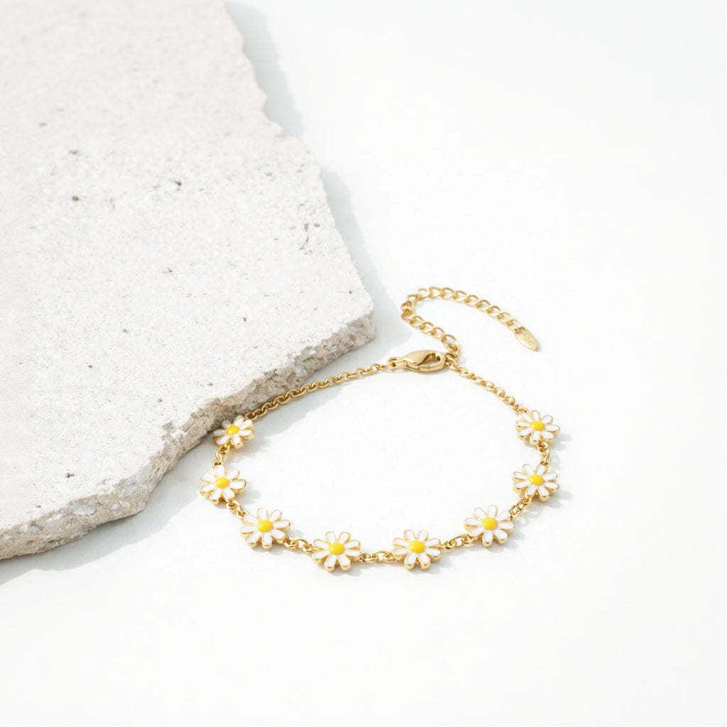 The Metro Cuff Gold