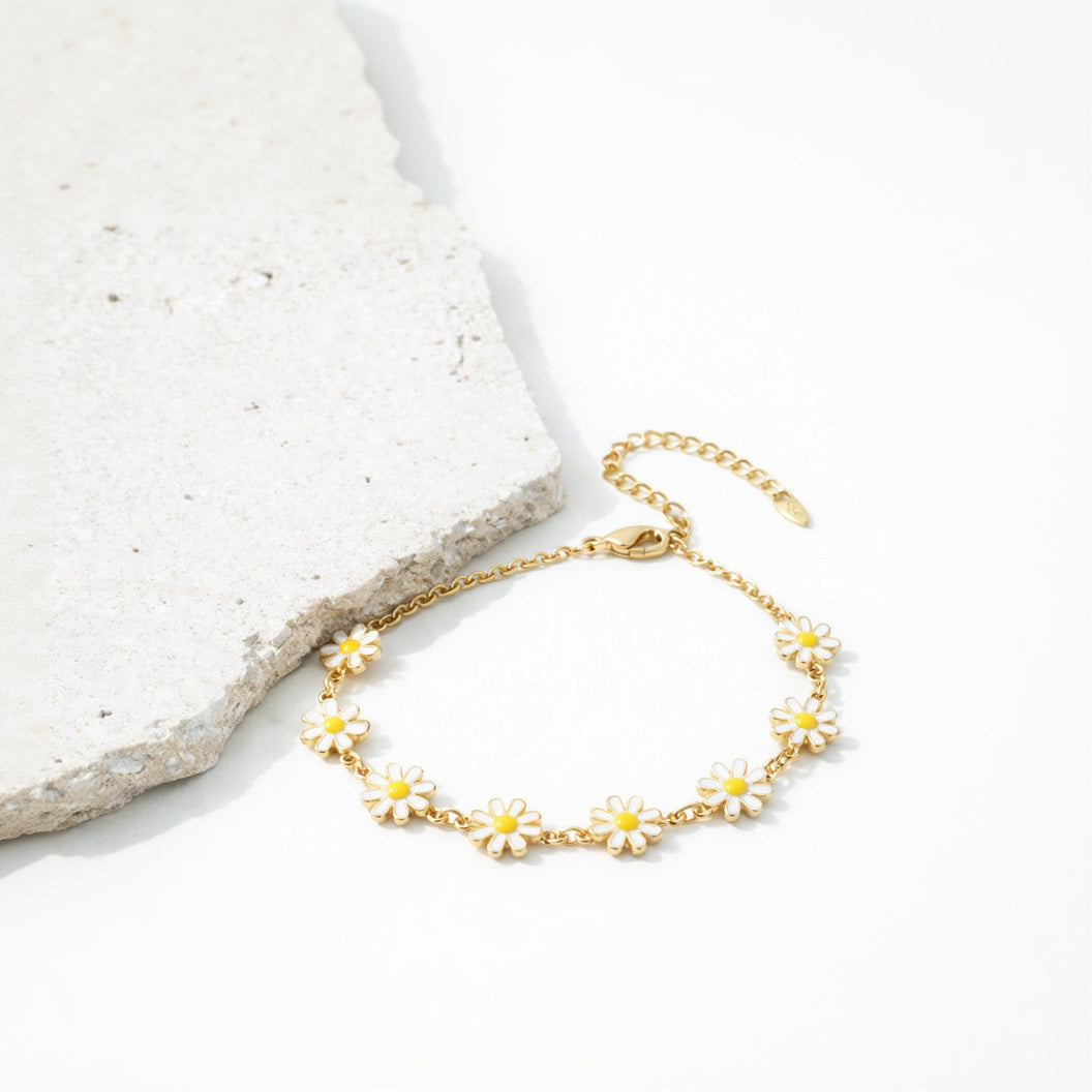 The Metro Cuff Gold