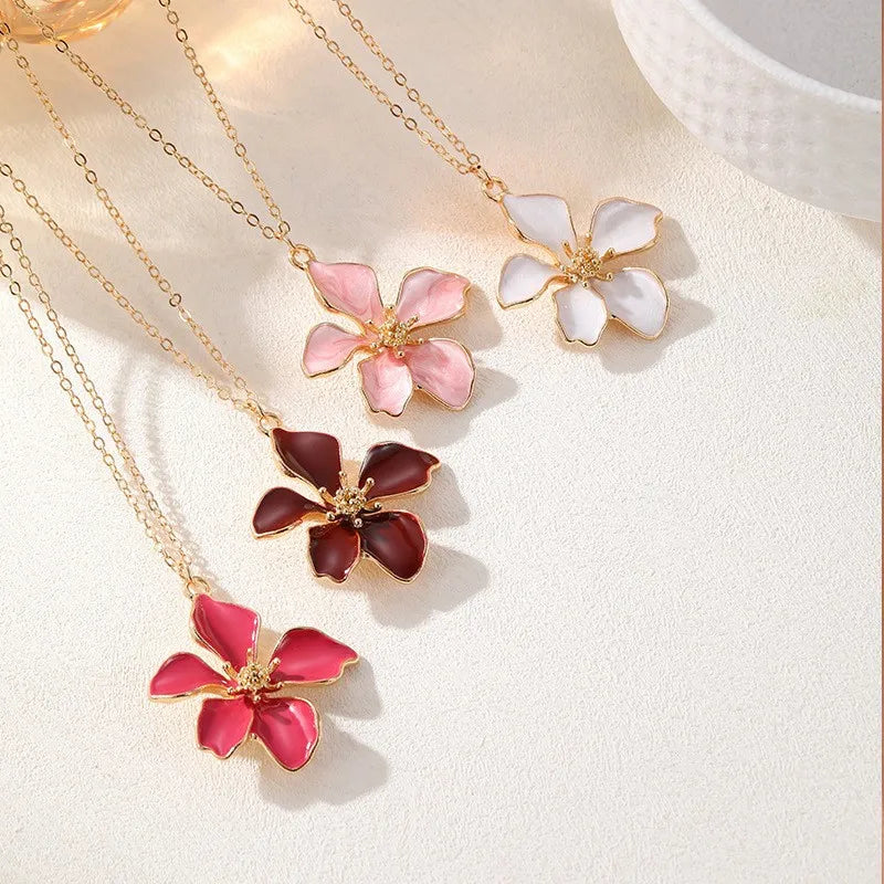 Tea Rose Necklace White