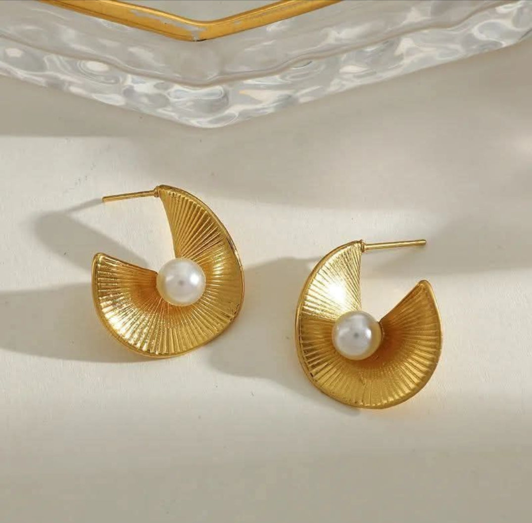 Abstract Pearl Stud